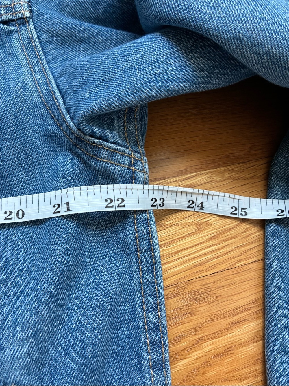 Vintage Levi's Women's Classic Trucker Denim Jacket Medium Wash Oversized XS - Picture 11 of 12